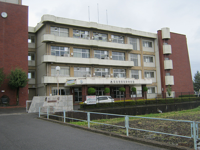 野田中学校建物全景